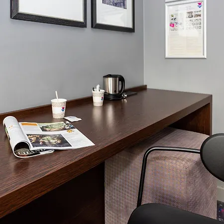 Отель Hotel Cabinn Vejle 2*