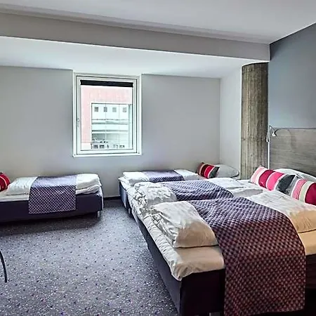 מלון Hotel Cabinn Vejle 2*